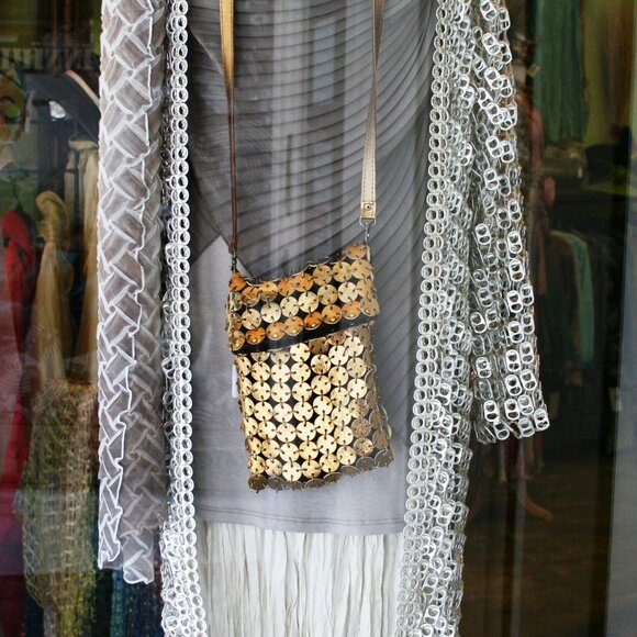 500 Aluminum Pop Top Pull Tabs of varying sizes and colors for crafting - Picture 2 of 6